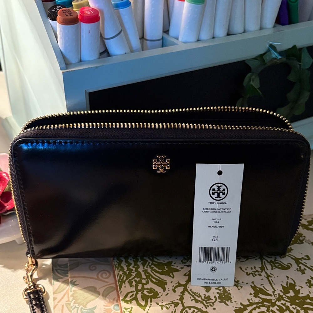 Tory Burch Black Leather Wallet with Gold Accents New with Tags..